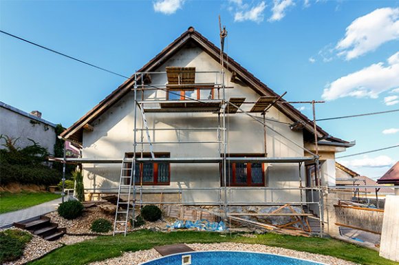 Rénovation des façades d’une maison de bourg à Lozanne